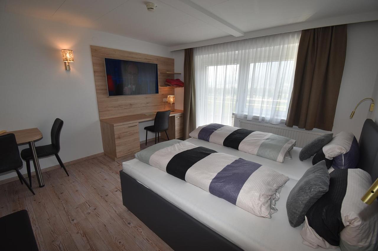 טלפס Hotel Martina מראה חיצוני תמונה