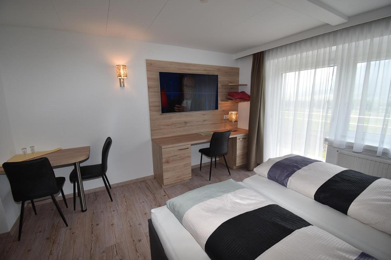 טלפס Hotel Martina מראה חיצוני תמונה
