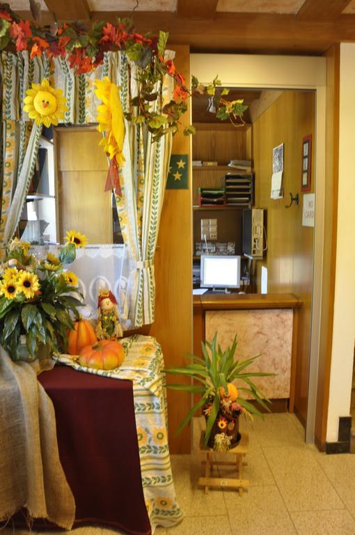 טלפס Hotel Martina מראה חיצוני תמונה