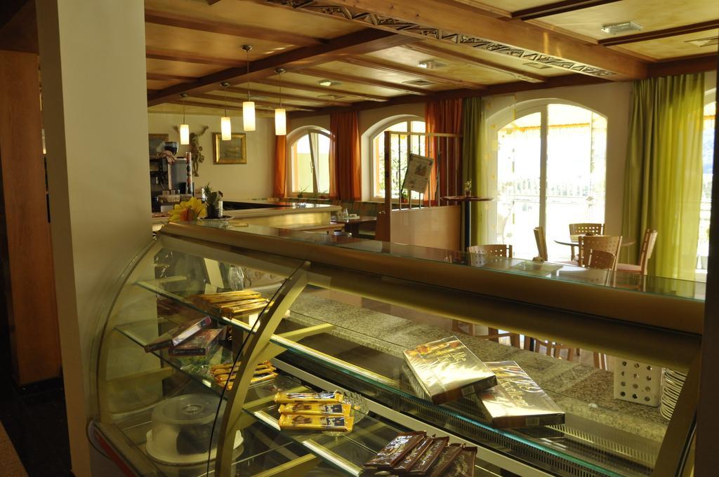 טלפס Hotel Martina מראה חיצוני תמונה