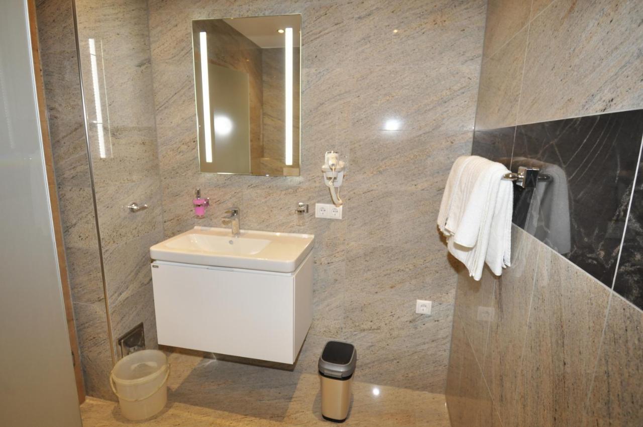 טלפס Hotel Martina מראה חיצוני תמונה
